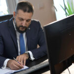 Nedeljnik NIN – Kolumna 20: Autorsko pravo i priključenija